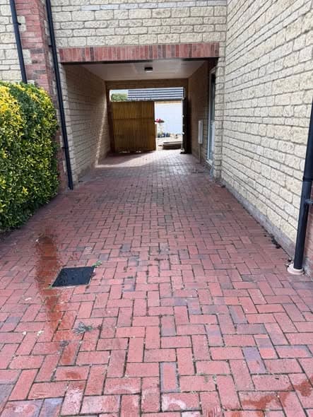 Family driveway full clean